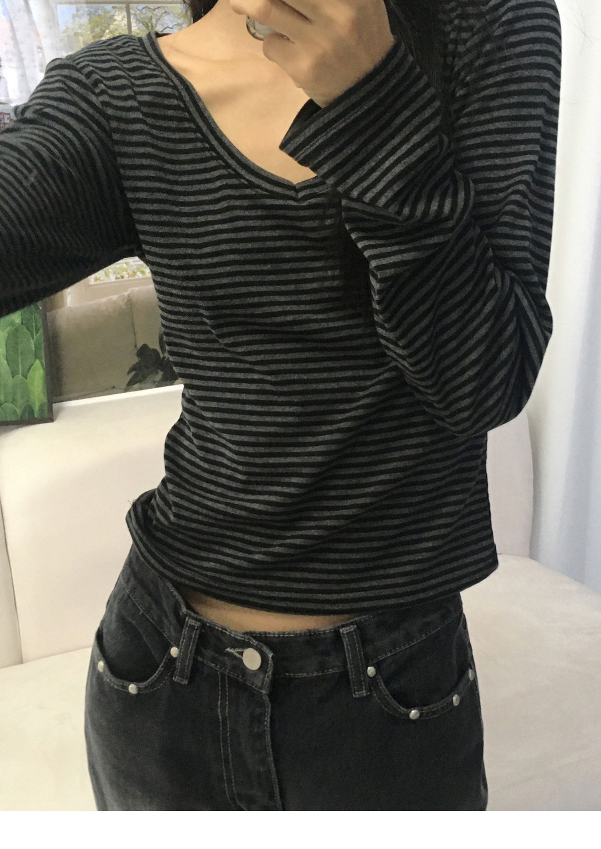 긴팔 티셔츠 모델 착용 이미지-S2L7