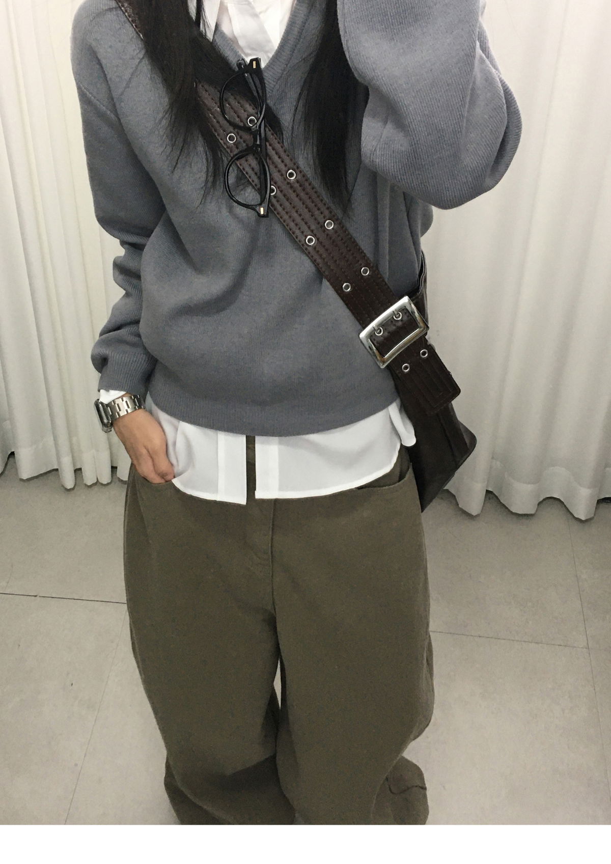 긴팔 티셔츠 모델 착용 이미지-S1L7