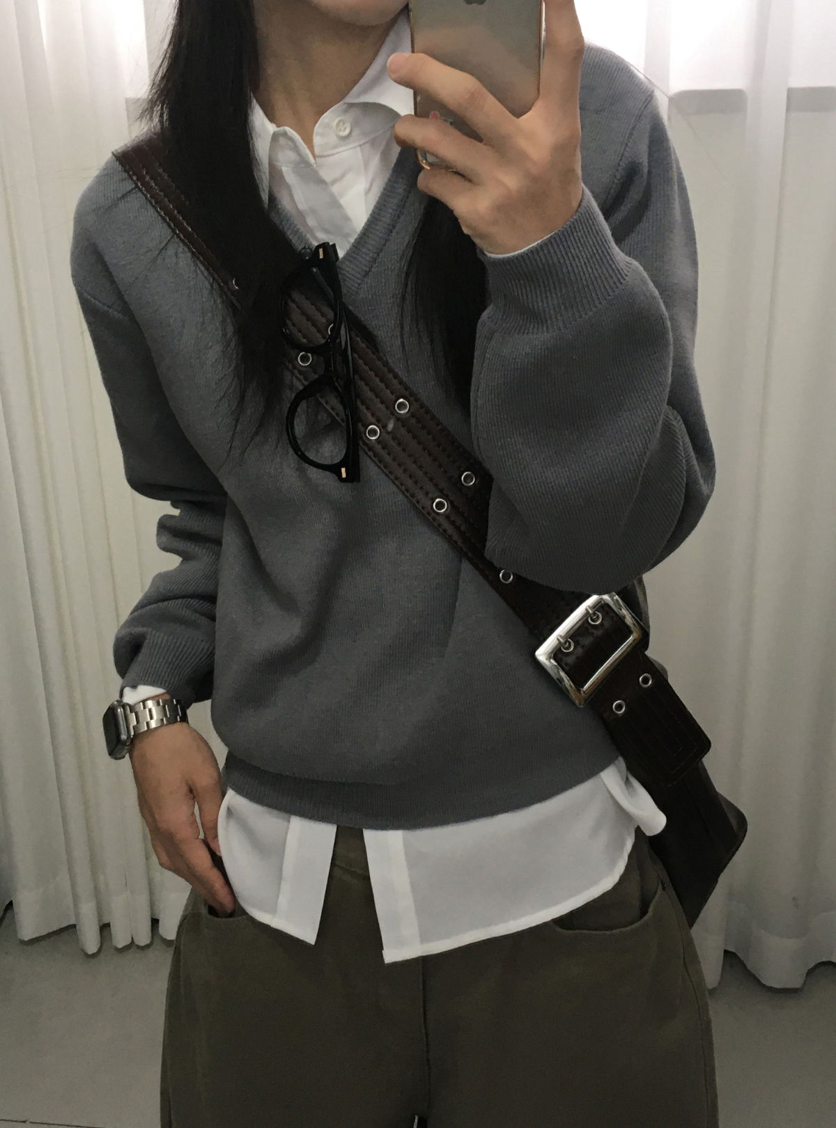 긴팔 티셔츠 모델 착용 이미지-S1L6