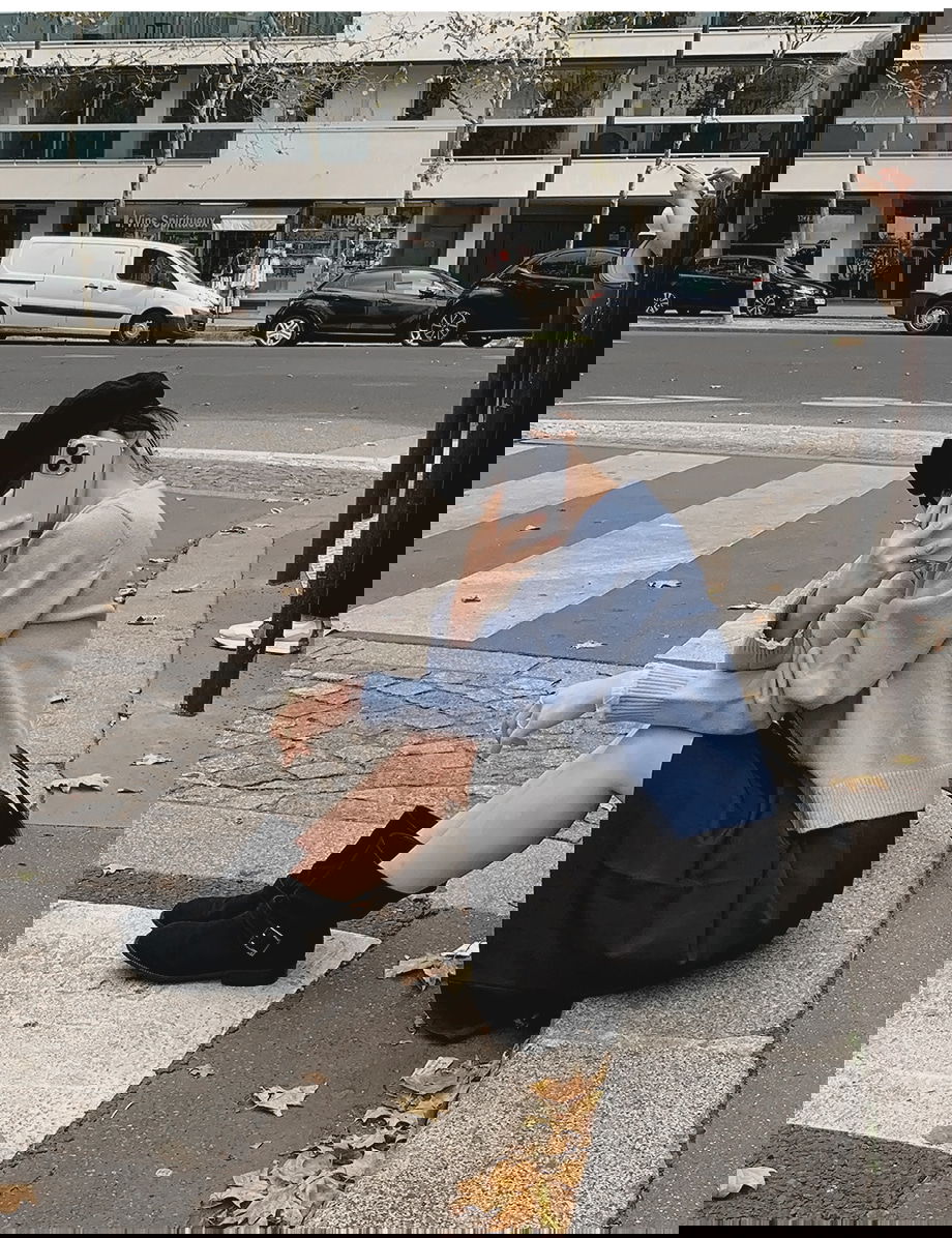 리리앤코 리엔이즈 핀턱 미디 스커트