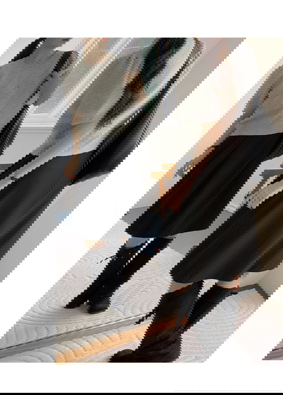 리리앤코 리엔이즈 핀턱 미디 스커트