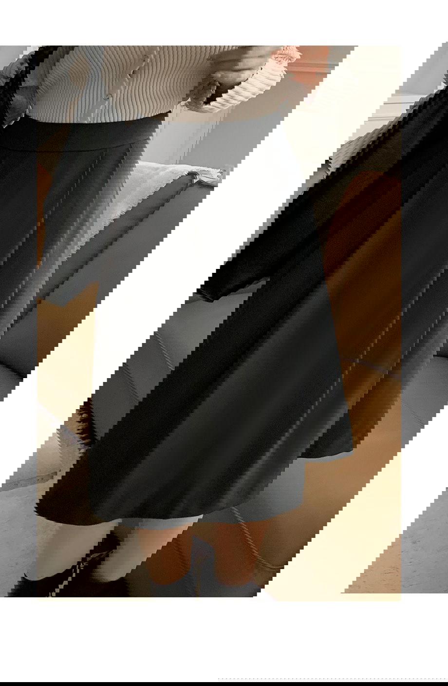 리리앤코 리엔이즈 핀턱 미디 스커트