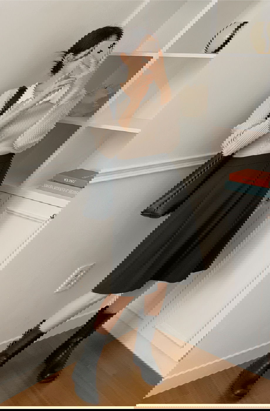 리리앤코 리엔이즈 핀턱 미디 스커트