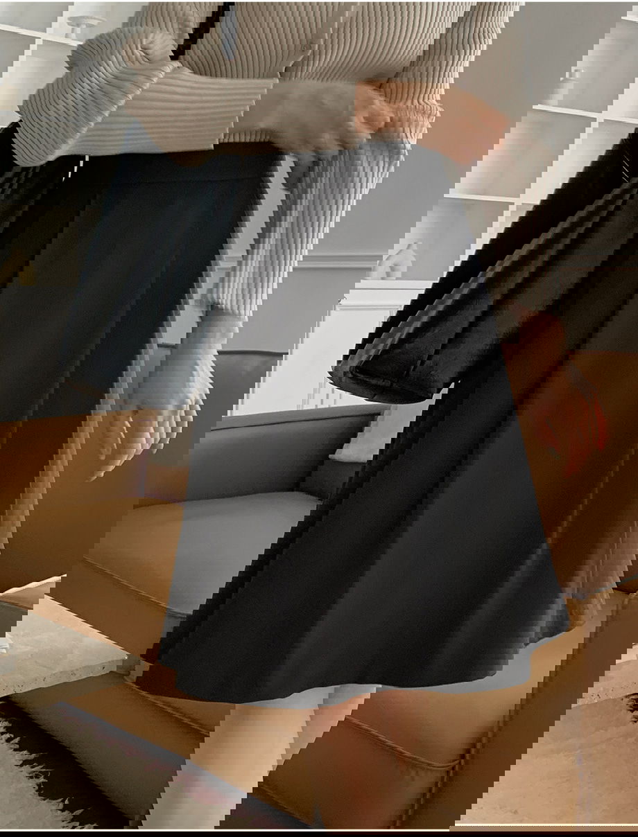 리리앤코 리엔이즈 핀턱 미디 스커트