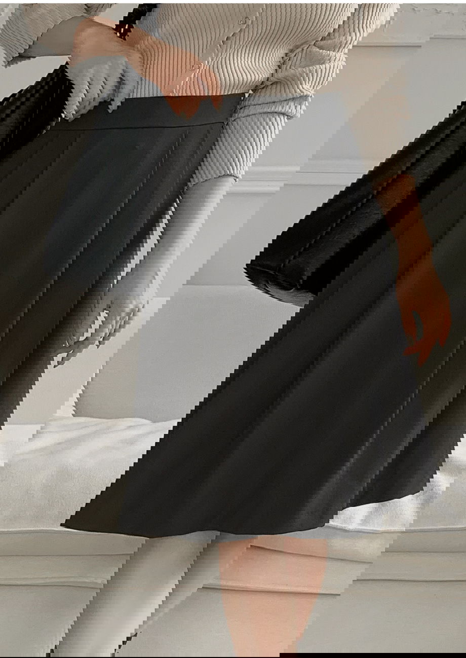 리리앤코 리엔이즈 핀턱 미디 스커트