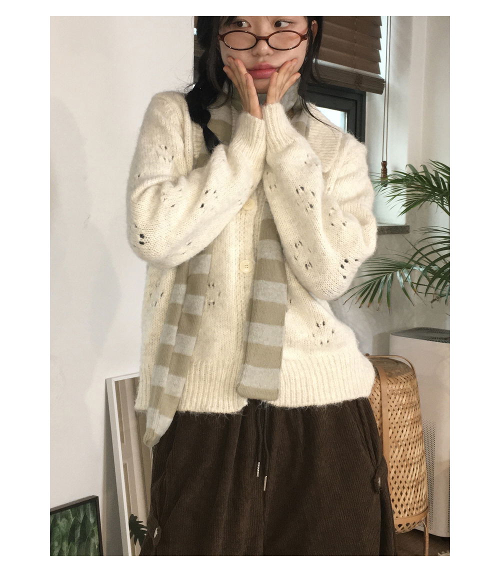 머플러 모델 착용 이미지-S1L7