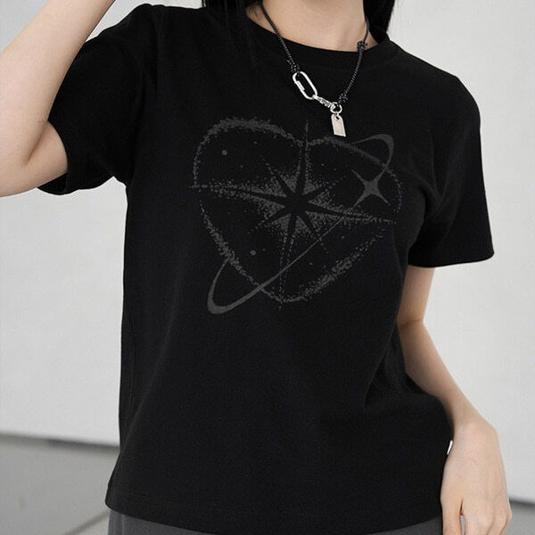 플래닛 하트 프린트티셔츠