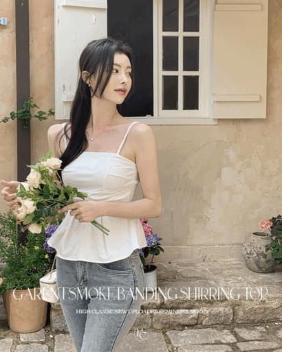 가렌트 휴양지룩 썸머 끈조절 스모크 밴딩 탑 셔링 크롭 슬리브리스 블라우스 나시