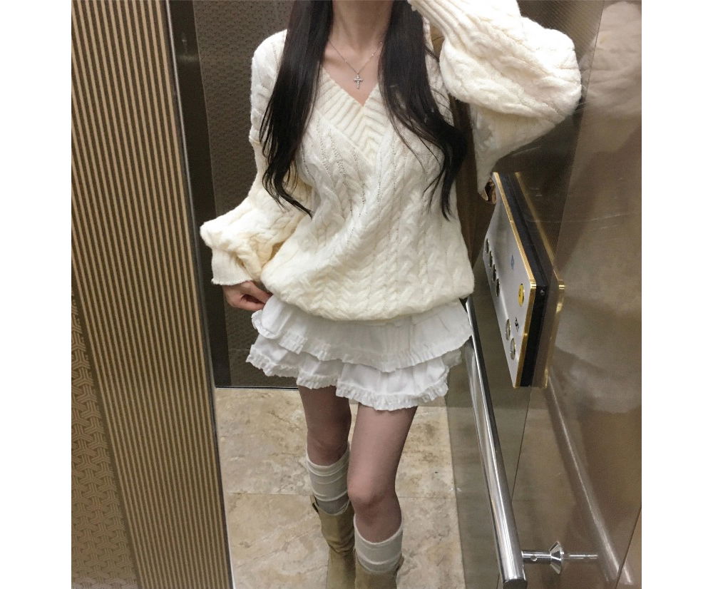 mini skirt model image-S1L47