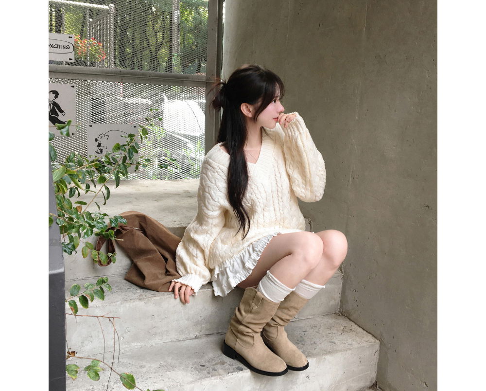 mini skirt model image-S1L41