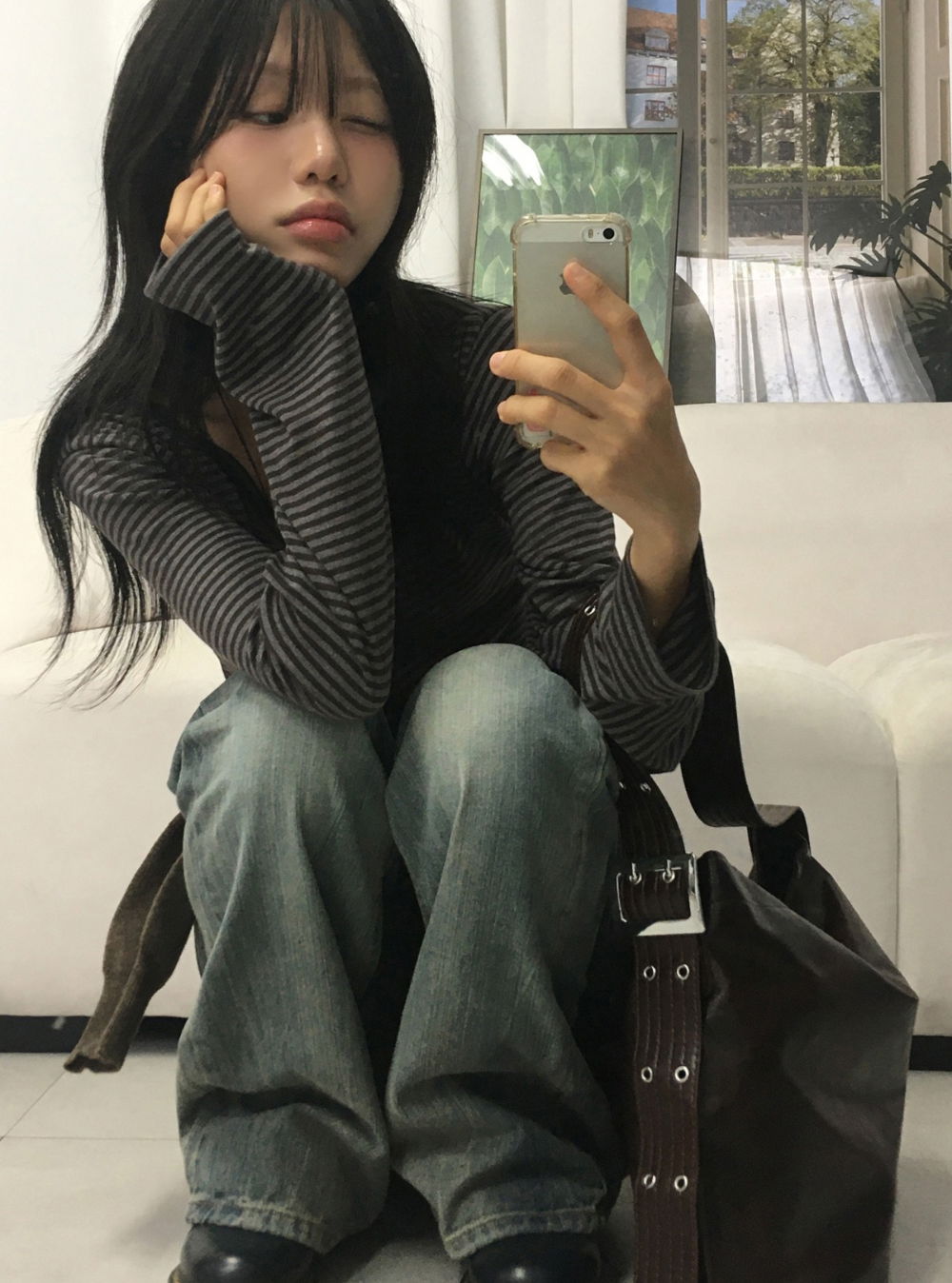 긴팔 티셔츠 모델 착용 이미지-S1L6