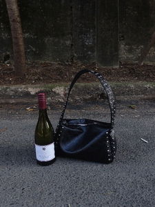 BLACK SQUARE STUD BAG