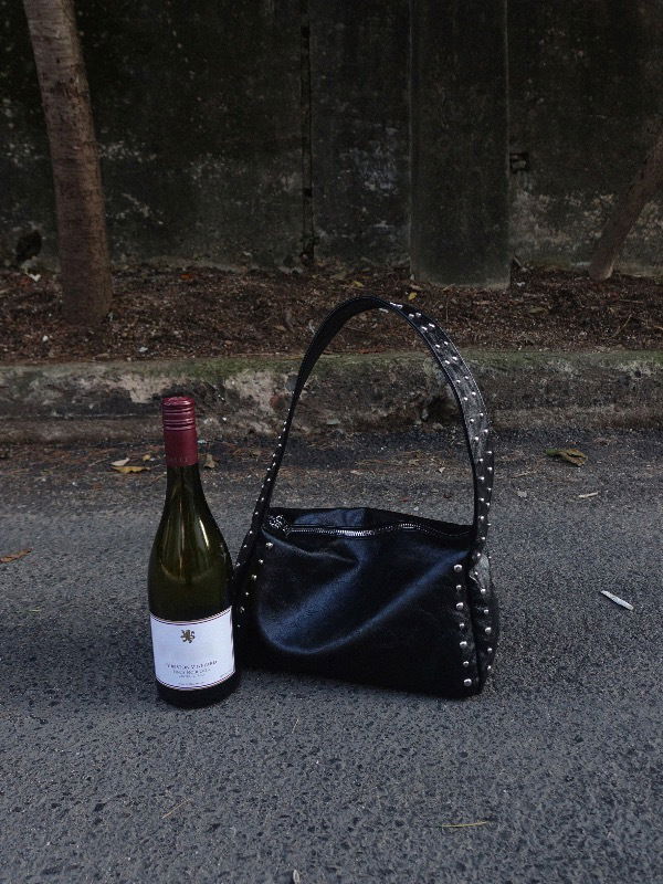 BLACK SQUARE STUD BAG