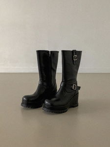 MARTIN FLATFORM BUCKLE BOOTS