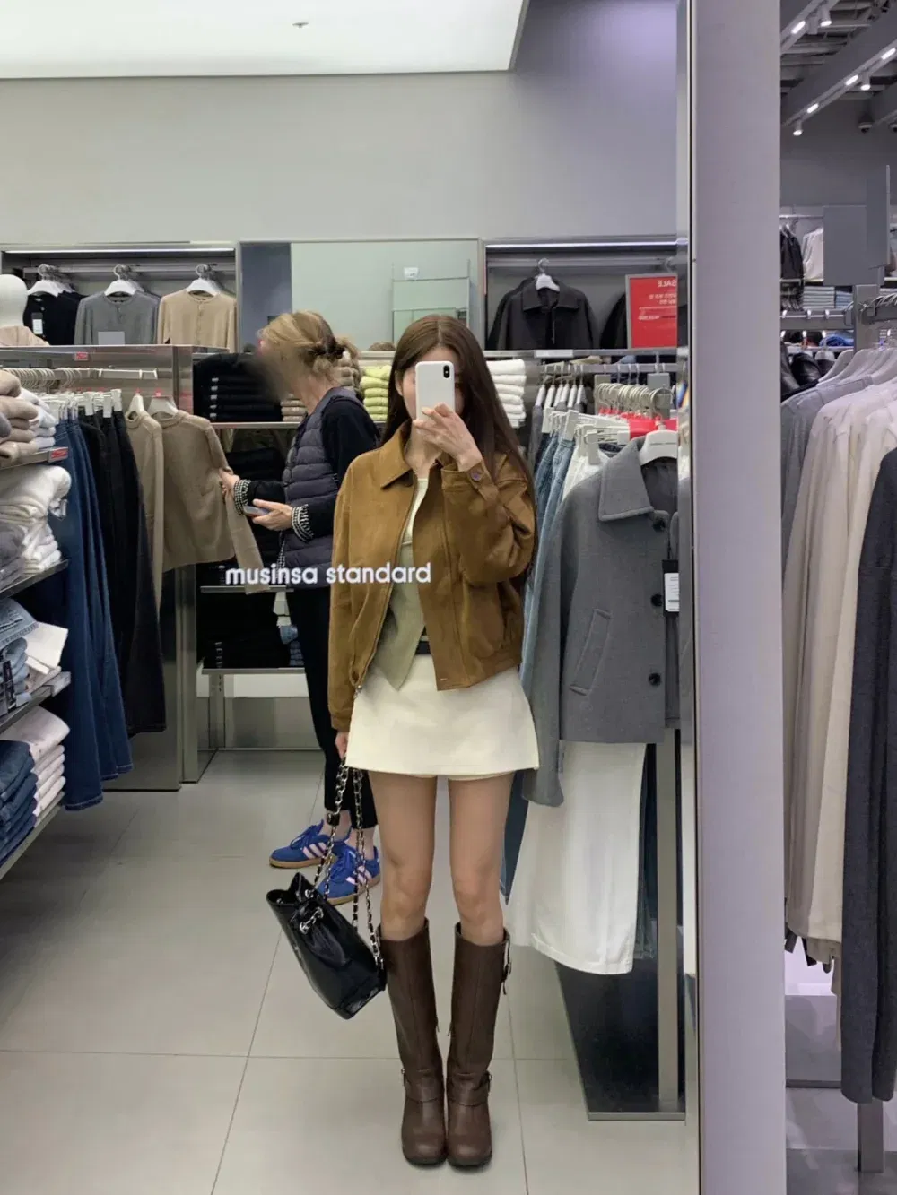 재킷 모델 착용 이미지-S1L2