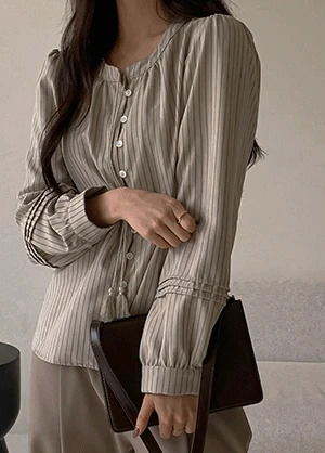 테스디핀 스트라이프 스트랩 셔링 블라우스