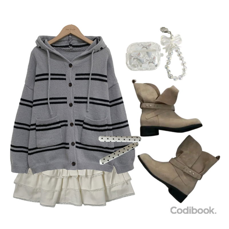 owler market 릴리 투명 볼 리본 키링세트 투명 에어팟케이스,DUGGY 스터드 폴딩 스웨이드 부츠 (2color),dangosister 땡땡이일자핀2개SET(1c)등을 매치한 코디