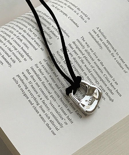 르넛 볼드 팬던트 매듭 롱 드롭 목걸이