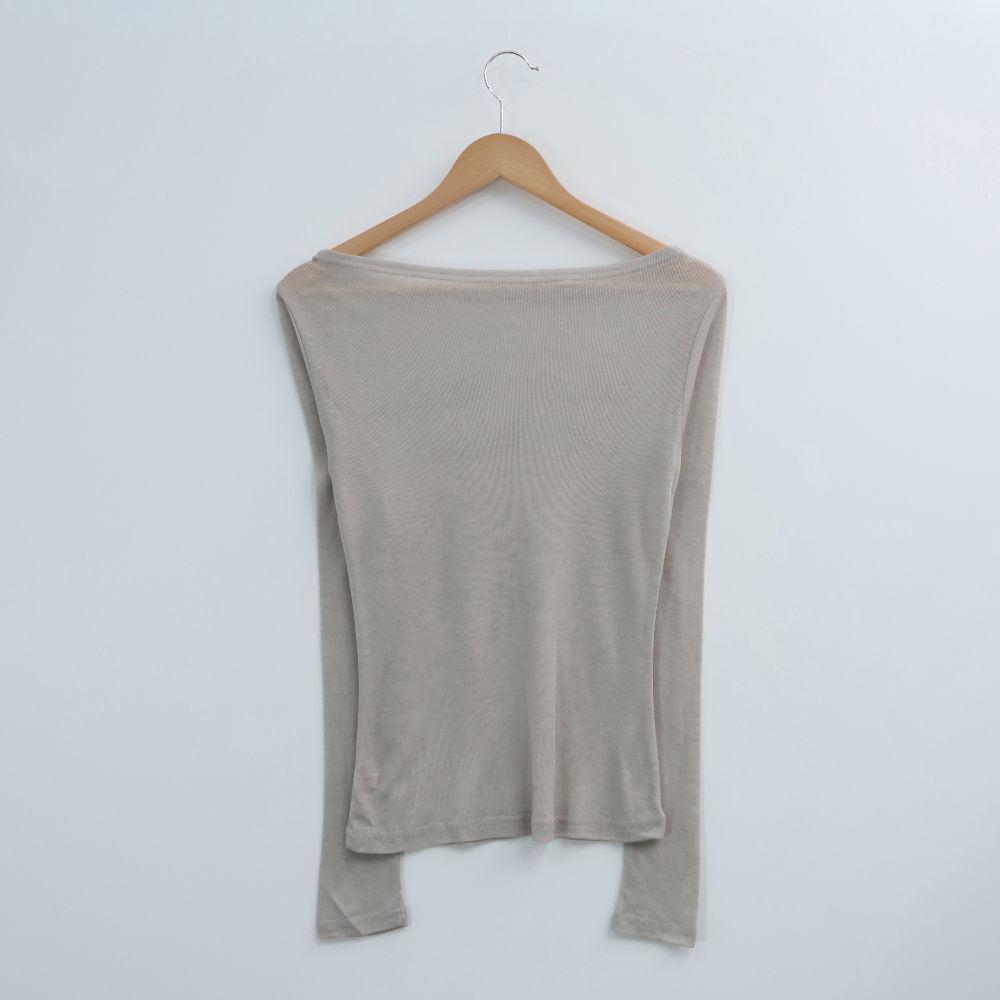 민소매 그레이 색상 이미지-S1L8