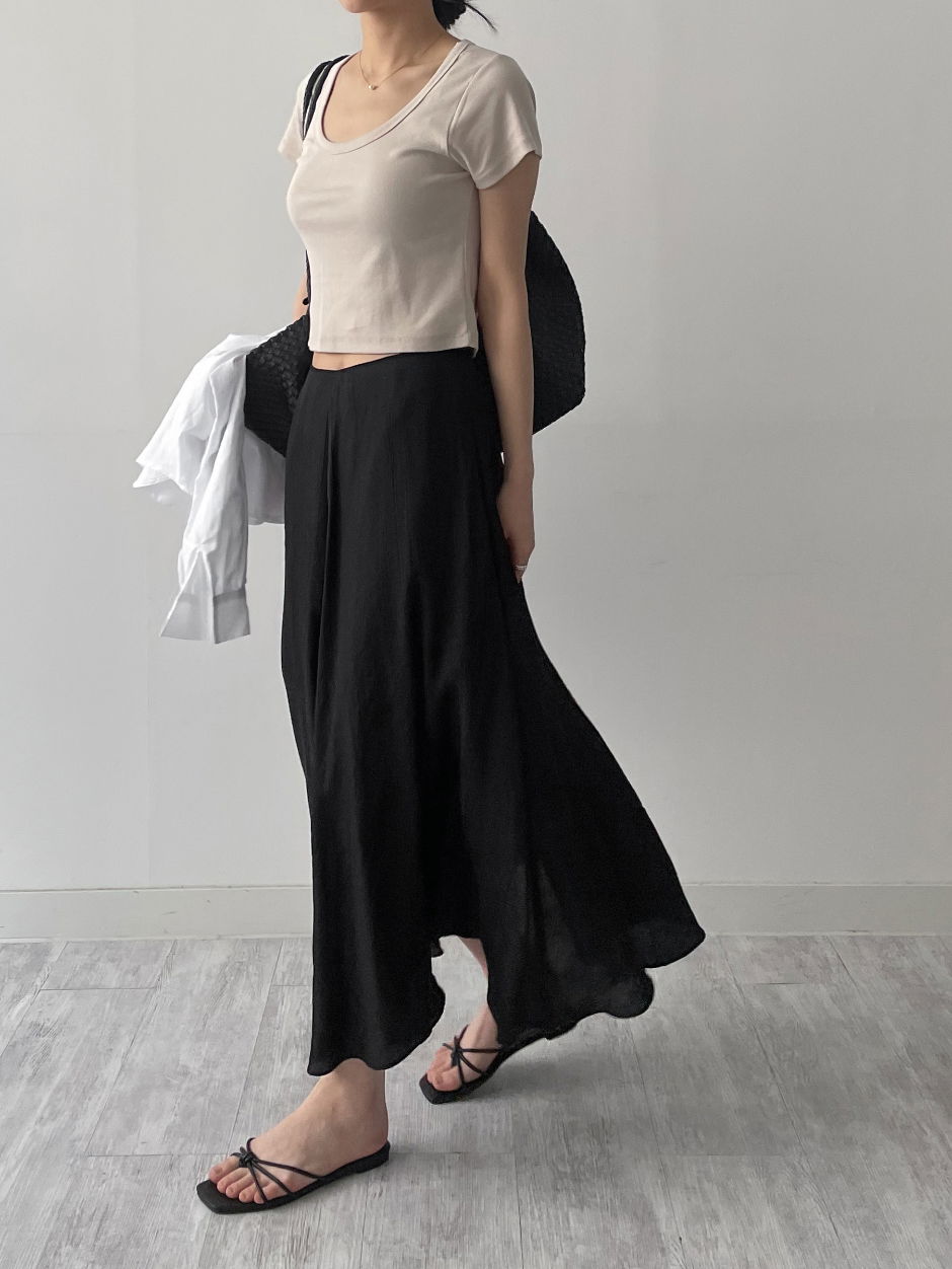 드레스 모델 착용 이미지-S2L4