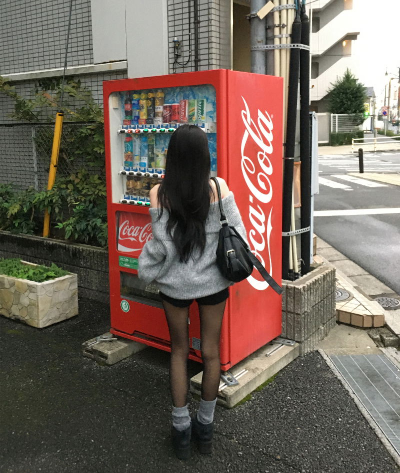 가방 모델 착용 이미지-S1L16