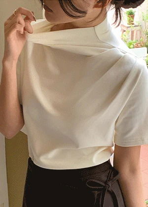 페유브디 스판 기모 핀턱 폴라 티셔츠