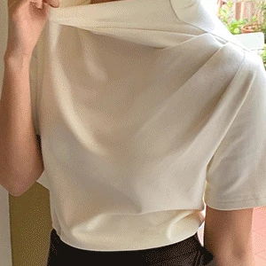 페유브디 스판 기모 핀턱 폴라 티셔츠