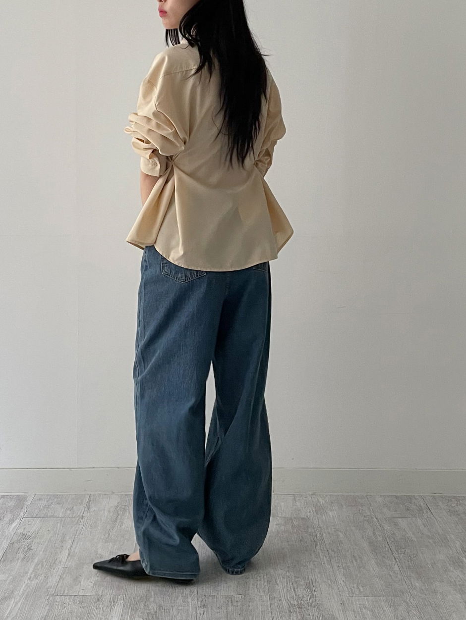 블레이저 모델 착용 이미지-S3L8