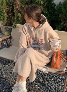 Yubil Lettering Fleece-lined Hooded Dress - op29555