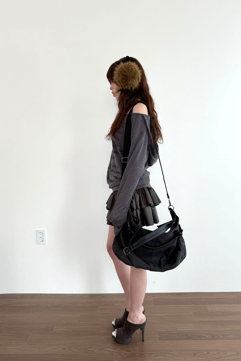 악세사리 모델 착용 이미지-S1L3