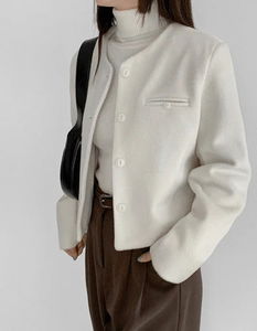 Button-up pocket cropped round jacket