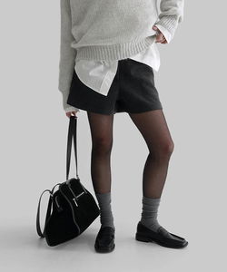 Tuoz Minimal Wool Shorts