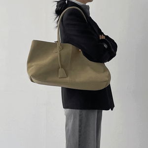 파우더 레더 빅 숄더백 (3C)