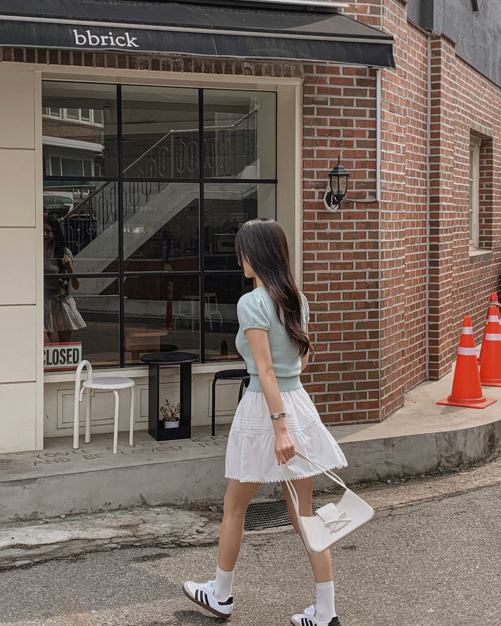 반팔 티셔츠 모델 착용 이미지-S1L21