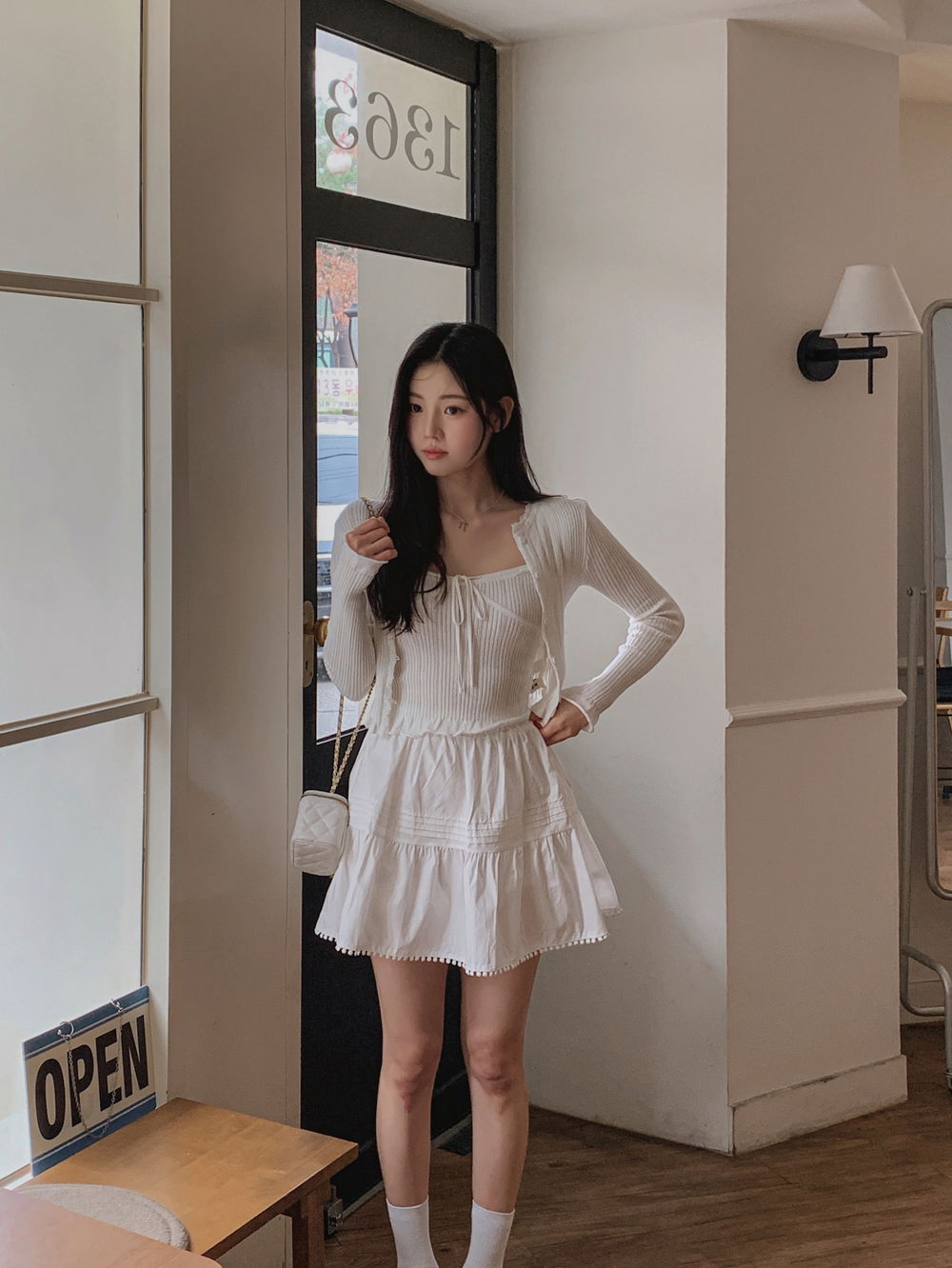 반팔 티셔츠 모델 착용 이미지-S1L51