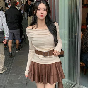 *벨트SET&2pcs* 드레이프 레이어드 티셔츠 + 스웨이드 플레어 미니 스커트 투피스 세트 벨트 셋업 속바지내장