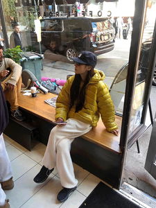 亮面輕量羽絨連帽外套