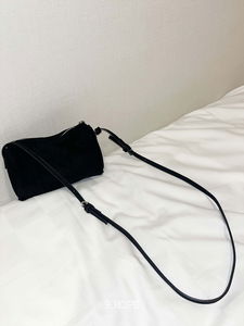 迷你圓筒麂皮斜挎包