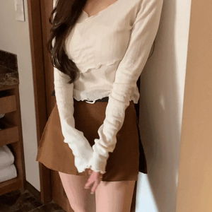 (겨울신상) 엔젤 브이넥 울 프릴 랩 펀칭 긴팔 티셔츠 (3color)