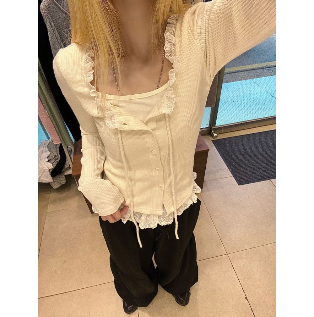 블라우스 모델 착용 이미지-S1L3