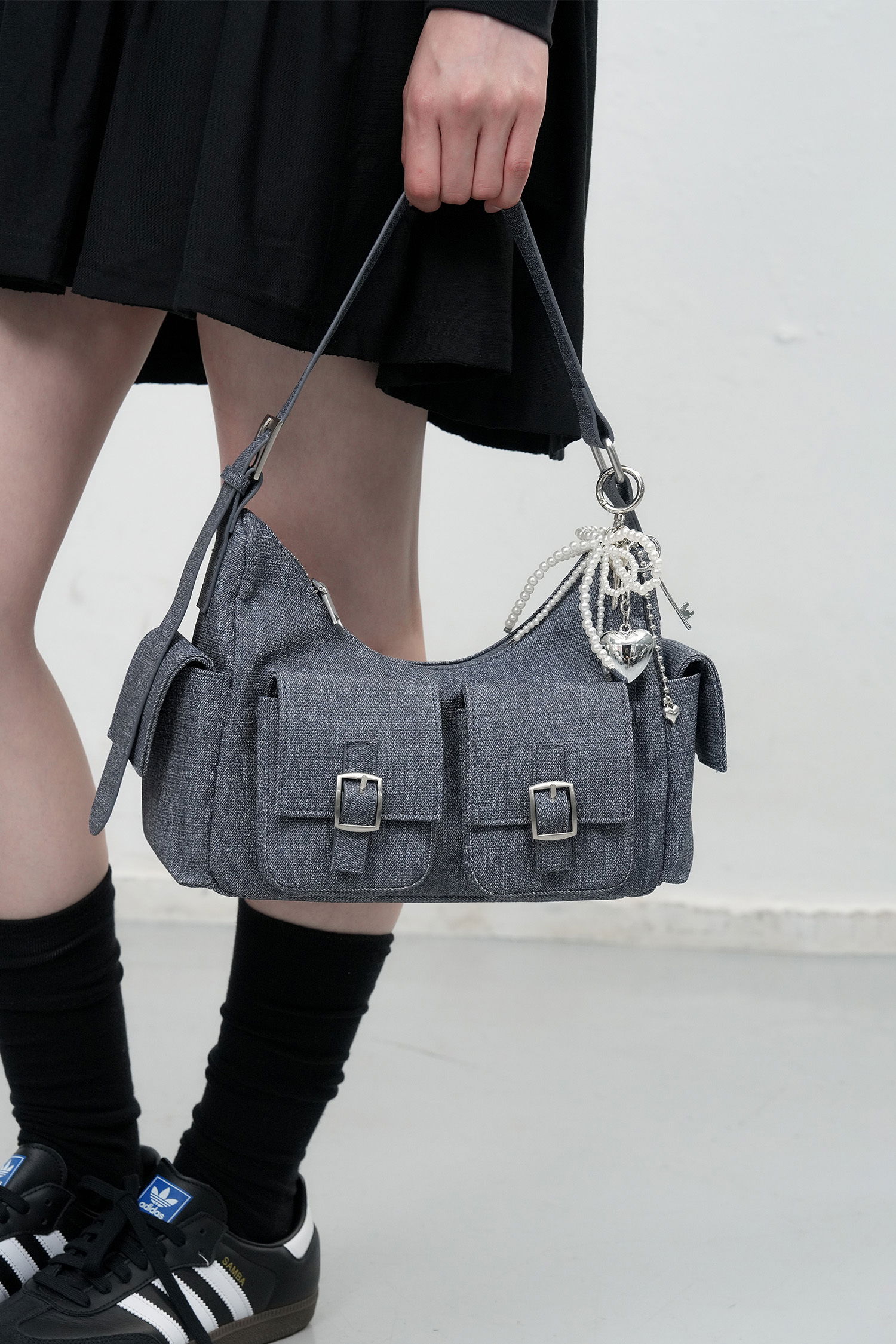 WOMAN 아웃 포켓 숄더백