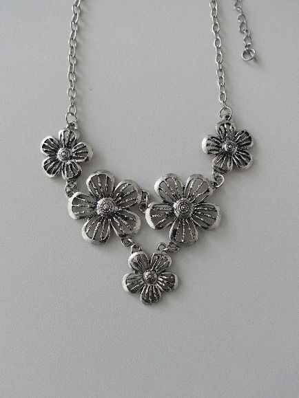 ︎ONLY VIVIC ︎FLOWER LINK NECKLACE