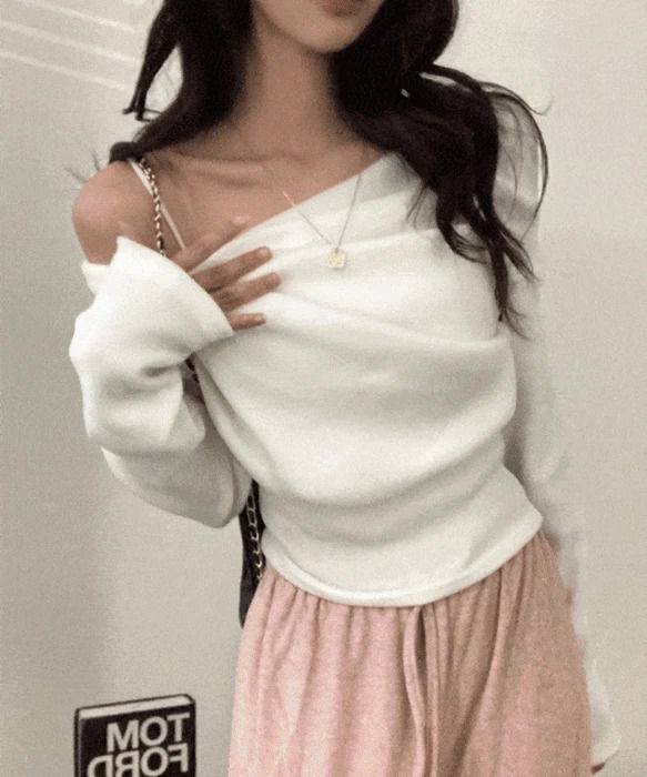 浪漫風格毛絨質感露肩針織上衣