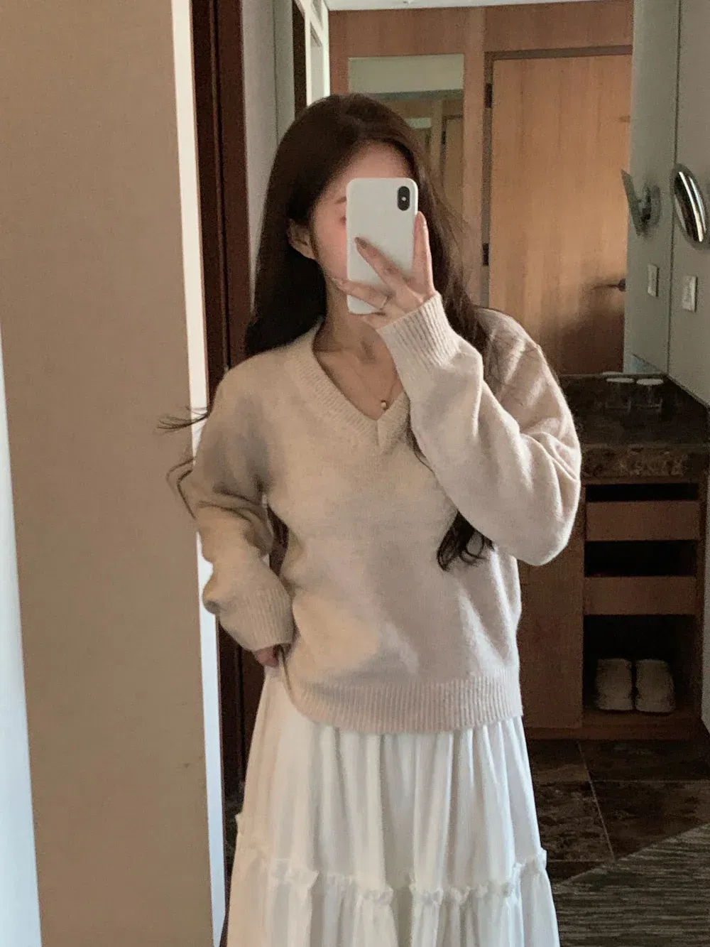 긴팔 티셔츠 모델 착용 이미지-S1L54