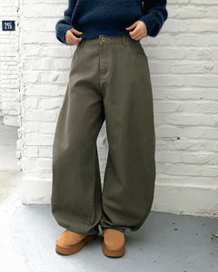 Henne Stripe Balloon Overfit Cotton Pants