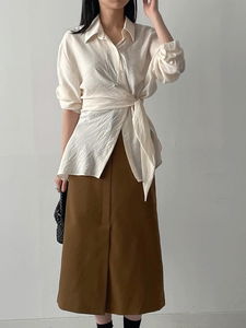 Tare Slit Wrap Blouse