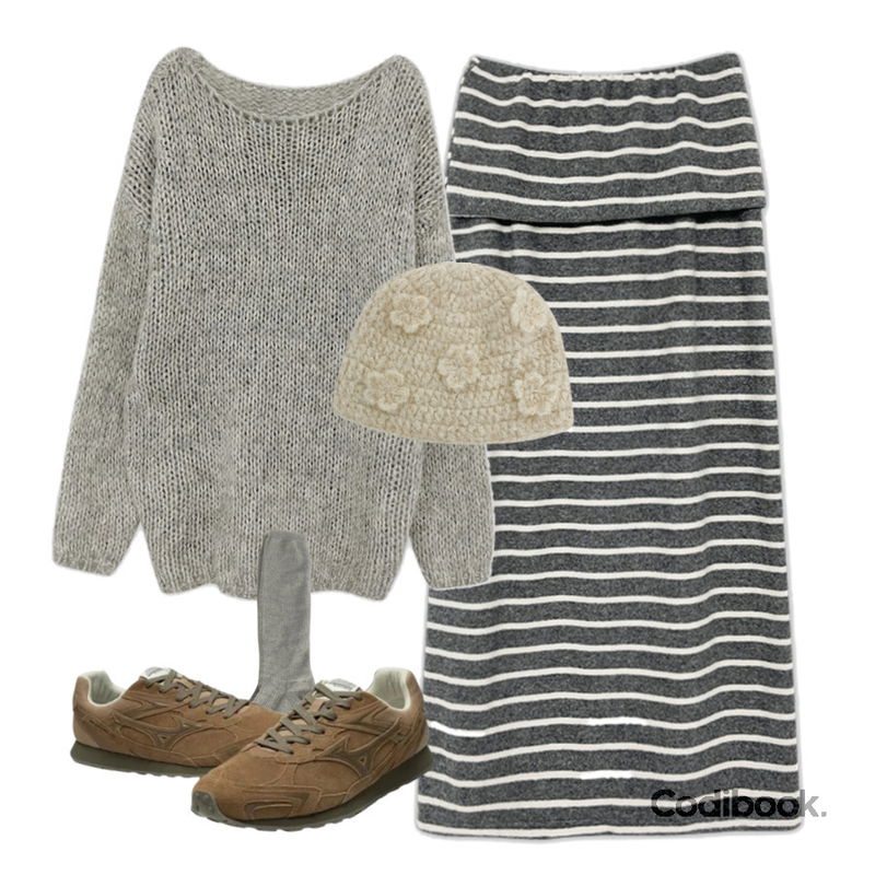 EEZEE Long Basic Knee Socks AC006,moaround 아루빈 단가라 겉기모 밴딩 레이어드 롱 스커트 -2color,moaround 헤리오 루즈핏 보트넥 보카시 긴팔 니트 -5color등을 매치한 코디