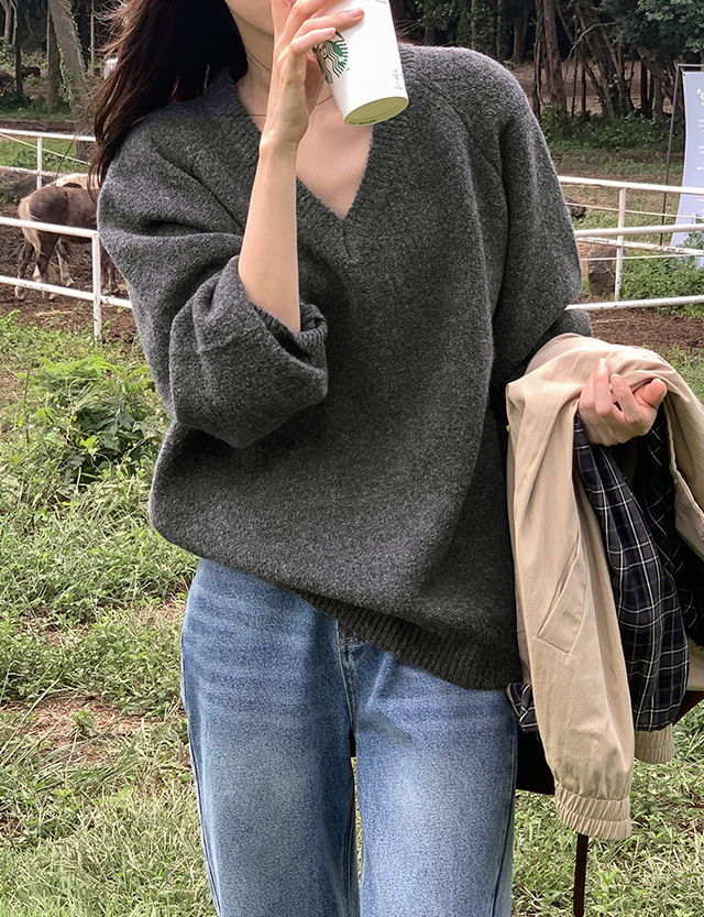 寬鬆V領七分袖針織上衣