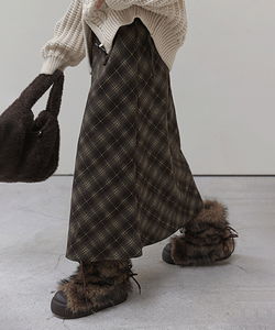 カリディサイドストラップ起毛チェックロングスカート