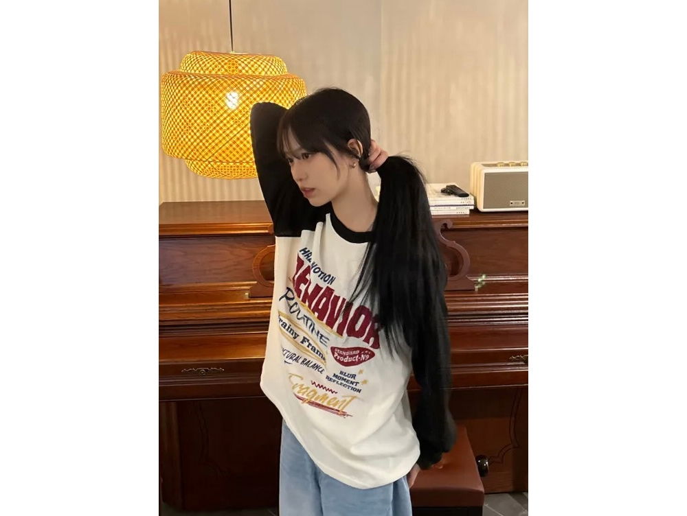 긴팔 티셔츠 모델 착용 이미지-S1L8